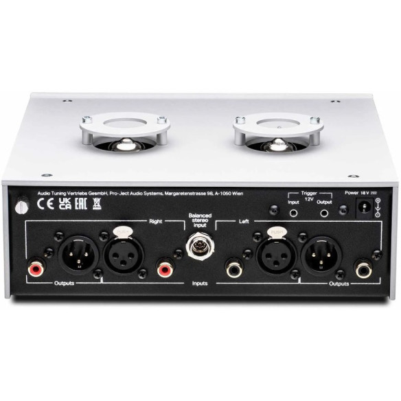Pro-Ject Tube Box DS3 B - Préampli Phono à Tubes - Noir ou Silver
