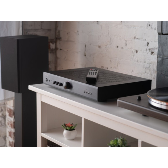 Rotel A8 - Ampli Stéréo 2x 30W - Noir ou Silver