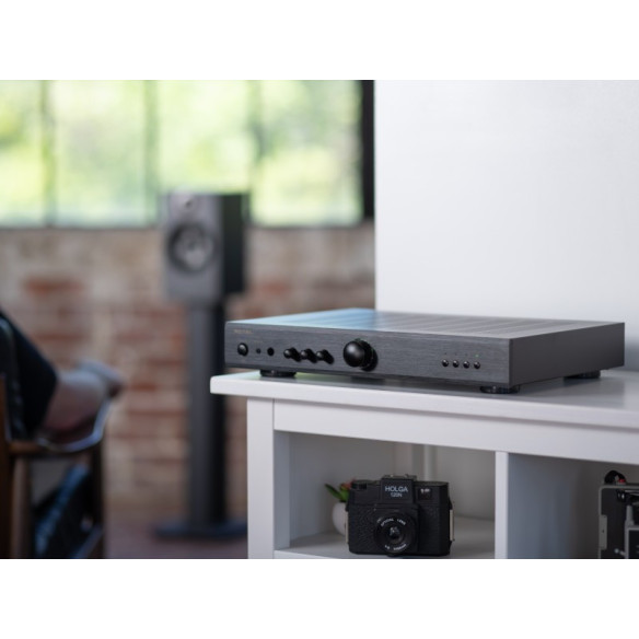 Rotel A8 - Ampli Stéréo 2x 30W - Noir ou Silver