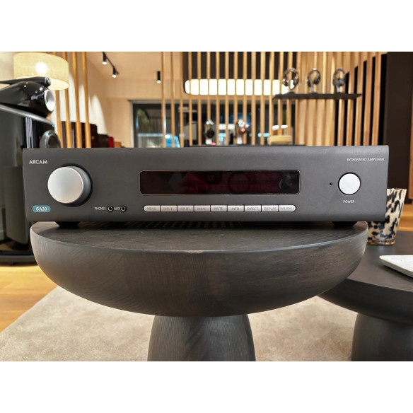 Arcam SA30 - Ampli Stéréo avec calibration Dirac Live et Streamer Roon Ready